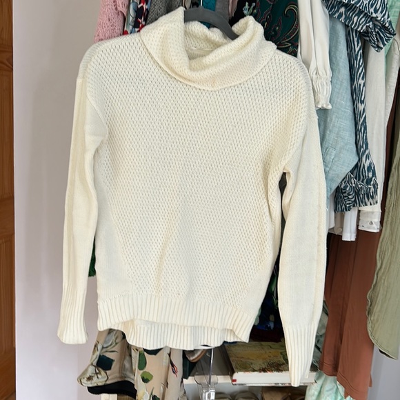 Athleta Sweaters - Athleta cream cowl neck sweater XS